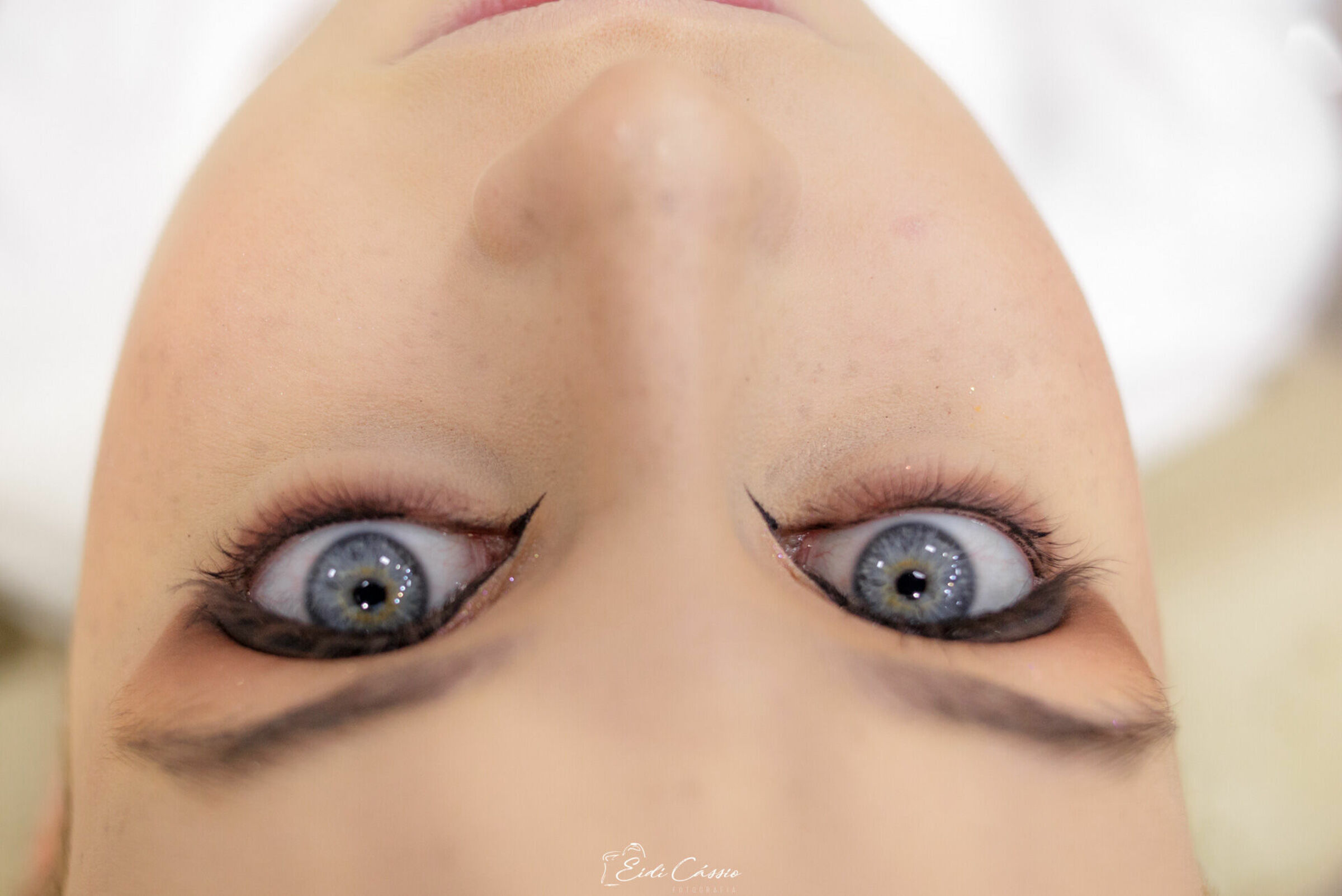 Makking Off - Debutante